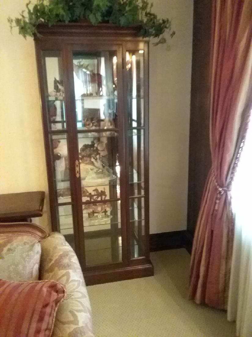 Ethan Allen Wood And Glass Curio Cabinet 72 X 11 5 X Feb 26