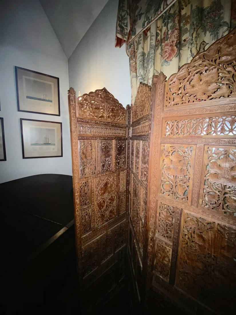 Ornate 3 panel wood screen each panel is 20 IN W x 75 (1 of 4)