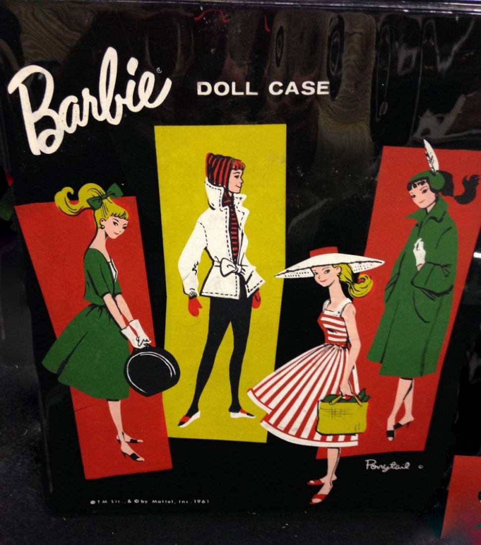 Barbie Doll With Clothes And Case (1 of 1)