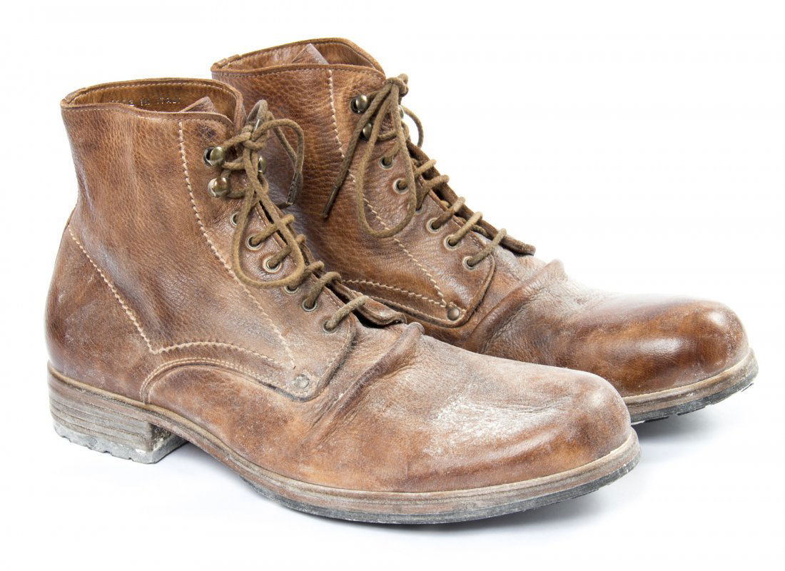 Mikael Blomkvist Boots from The Girl with the Dragon: Hero Shoto wrinkled brown leather lace-up boots with Vibram rubber lug soles worn by Mikael Blomkvist, as portrayed by Daniel Craig, in The Girl with the Dragon Tattoo (Columbia Pictures, 2011). These