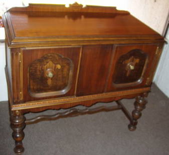 Antique Walnut Dining Room Server: 1930's Dining Room Walnut Server. This Server has matching Table, Buffet & China Cabinet. Please see our other listings. Custom Crating & Shipping Available.