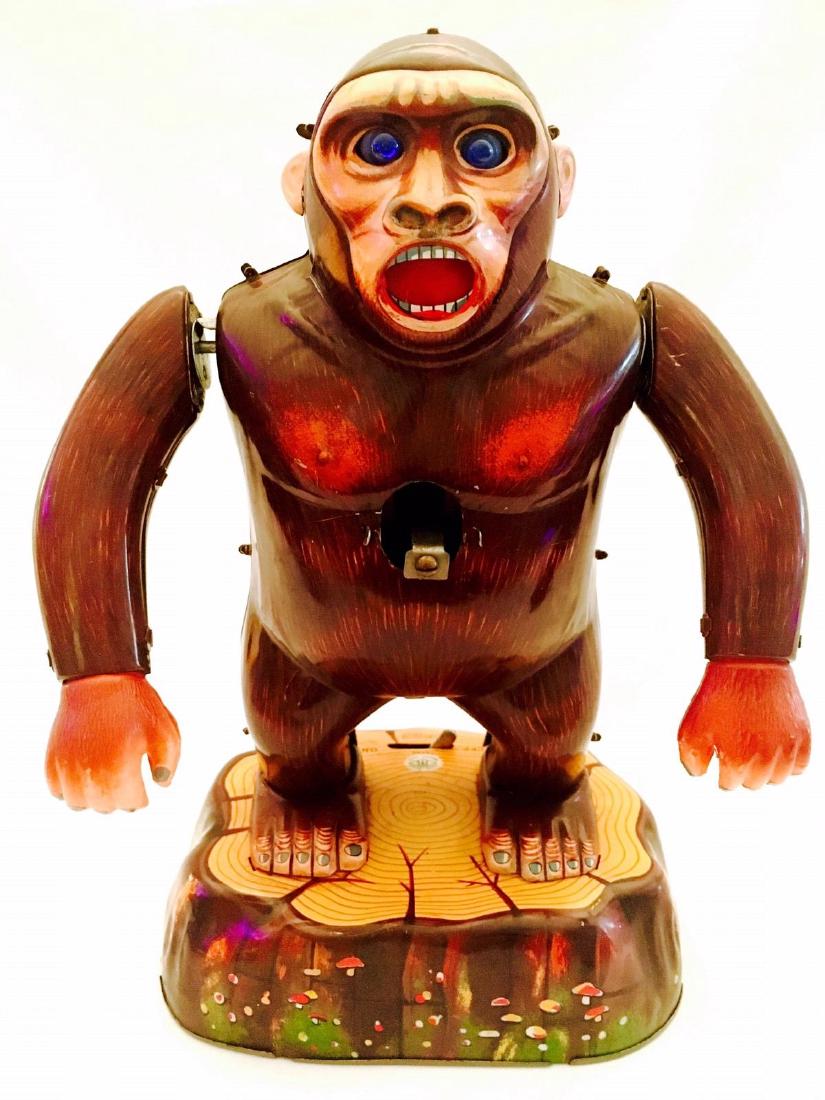 Vintage King Kong Shooting Gallery Tin Toy: Made in Japan, 10 inches tall and 7 inches wide, untested.