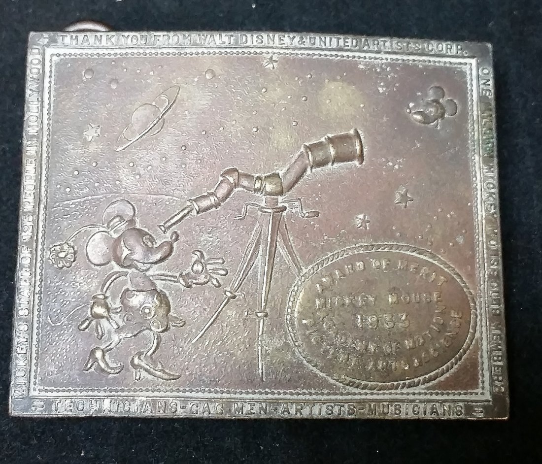 TIFFANY STUDIO MICKEY MOUSE 1933 BELT BUCKLE: VINTAGE TIFFANY STUDIO MICKEY MOUSE 1933 LARGE METAL BELT BUCKLE