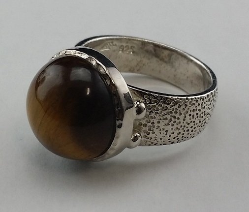 Heavy sterling silver tiger eye ring: Heavy sterling silver tiger eye ring