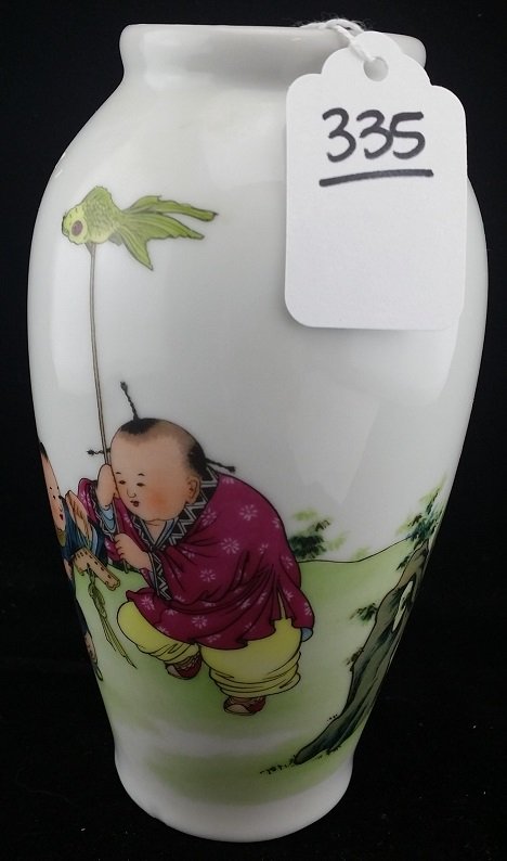 19th Cen Chinese HandPainted Vase w/Blue seal mark: 19th Cen Chinese Hand Painted Vase w/Blue seal mark