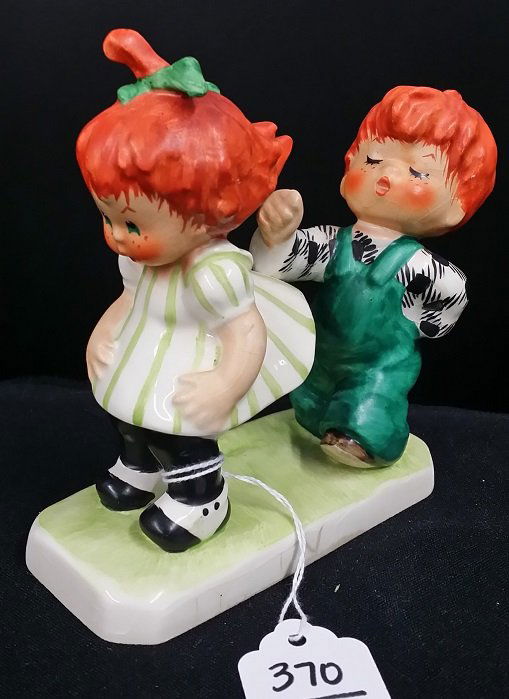 Goebel Redhead Guess Who Figurine: BYJ 40, 1958, TMK 3 1964-71
