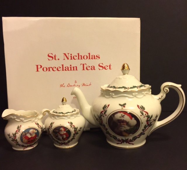 3pc DANBURY MINT Porcelain St. Nicholas Tea Set: Comes with COA & Original Box - Multiple Photos Posted