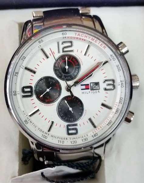 TOMMY HILFIGER MENS LARGE SIZE SPORT WATCH: NEW IN BOX