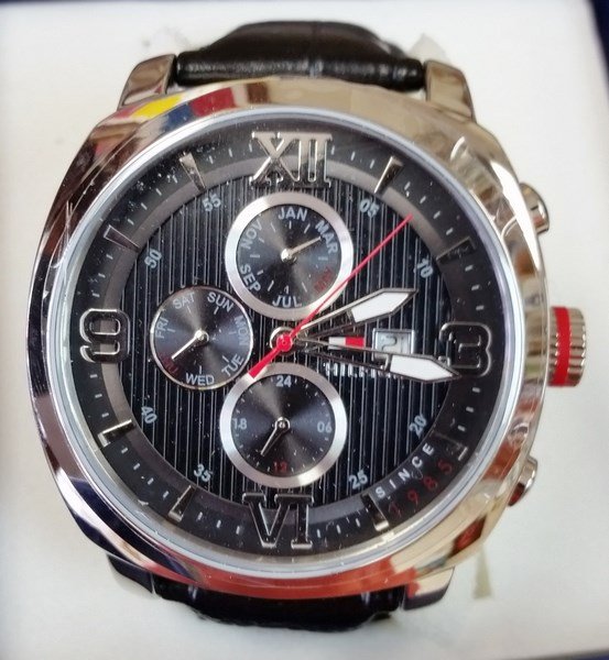 TOMMY HILFIGER MENS LARGE SIZE SPORT WATCH: NEW IN BOX