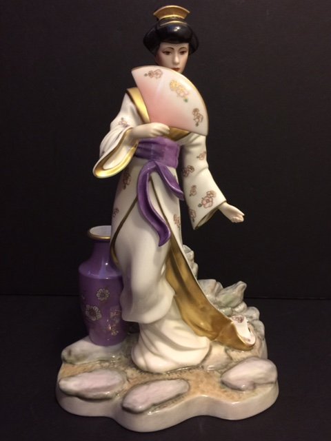 Rare MANABU SAITO "Michiko" Fine Porcelain Figure: Princess of the Plum Blossoms", Very Large - Hand Painted - Distributed by "The Franklin Mint