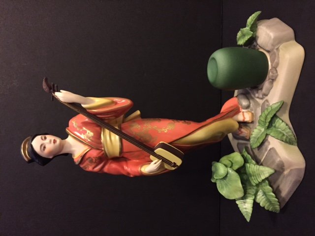 Rare MANABU SAITO "Akemi" Fine Porcelain Figurine: Princess of the Chrysanthemums", Very Large - Hand Painted - Distributed by "The Franklin Mint"