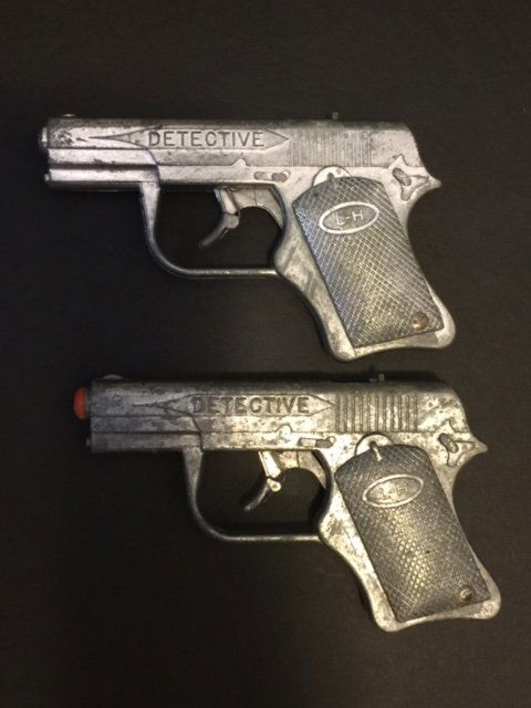 Lot of 2 Vintage L-H Detective Cap Gun Pistols: Lot of 2 Vintage L-H Detective Cap Gun Pistols