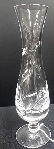Royal Doulton Crystal Bud Vase Aug 26 2015 Omega Auction Corp