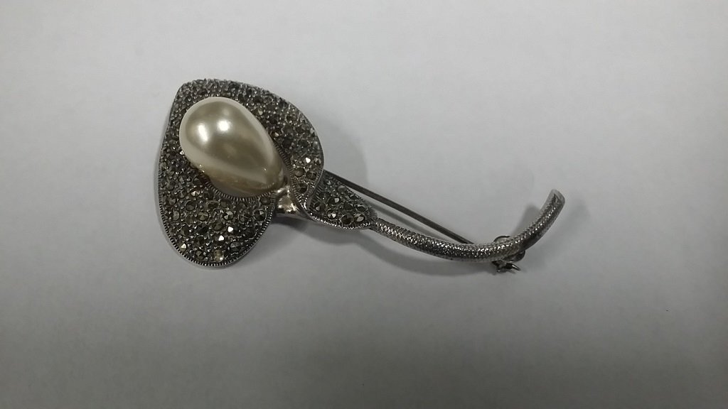 Large Sterling Marcasite & Pearl Cala Lily Pin: Large Sterling Marcasite & Pearl Cala Lily Pin