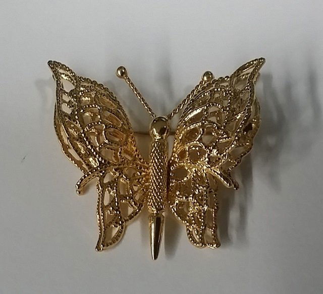 Signed Monet Gold Tone Butterfly Brooch: Signed Monet Gold Tone Butterfly Brooch