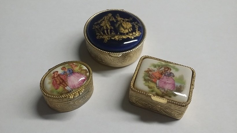 Lot of 3 French Porcelain Topped Pill Boxes: Lot of 3 French Porcelain Topped Pill Boxes