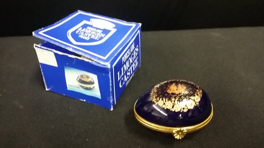 Vintage French Limoges Trinket Box w/ Original Box: Vintage French Limoges Trinket Box w/ Original Box