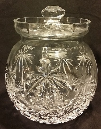Vintage Waterford Crystal Lidded Biscuit Jar: Vintage Waterford Crystal Lidded Biscuit Jar