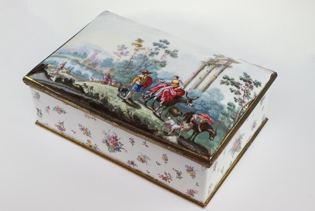 Magnifcient Enamel Casket (1 of 9)
