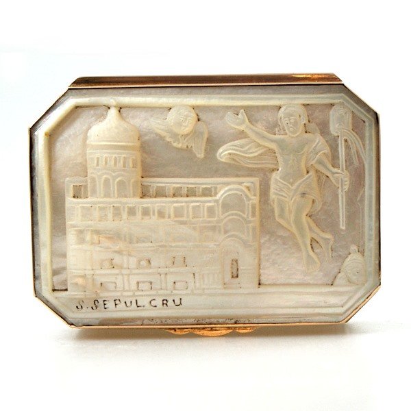 Gold Mounted Mother of Pearl Snuff Box C1790: A Gold Mounted Mother of Pearl Snuff Box The cover set with a mother of pearl Panel of The Church of the holy Sepulchre in Jerusalem being watched by over Bt Arch Angel Gabriel the sides and b