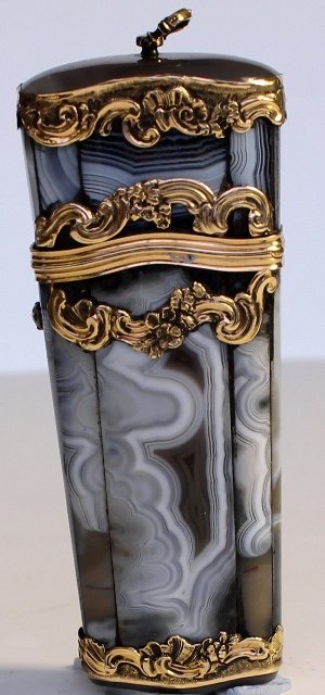 English Gold Mounted Agate Etui c1760: English Gold and agate etui, Fully fitted with various implements including scissors fruit knife pencil etc 3 1/2 inches long approx.for 360 images please click on this link http://imagehosting