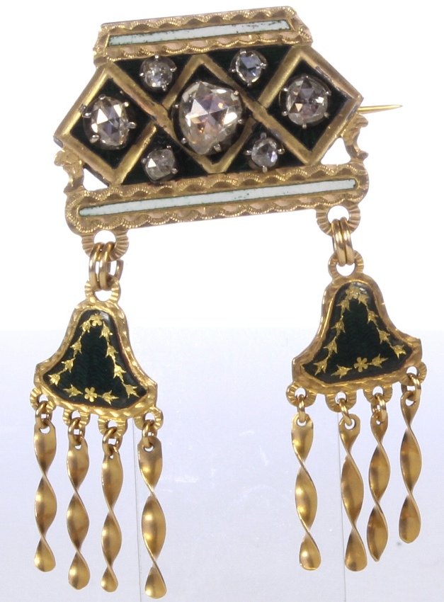 An18ct gold enamel and diamond chatelaine clip: 18ct gold enamel and rose cut diamond chatelaine clip enamelled both sides bearing initials SGT The central stone aprox.5ct aprox gold weight 11gms for 360 images please click on this link htt