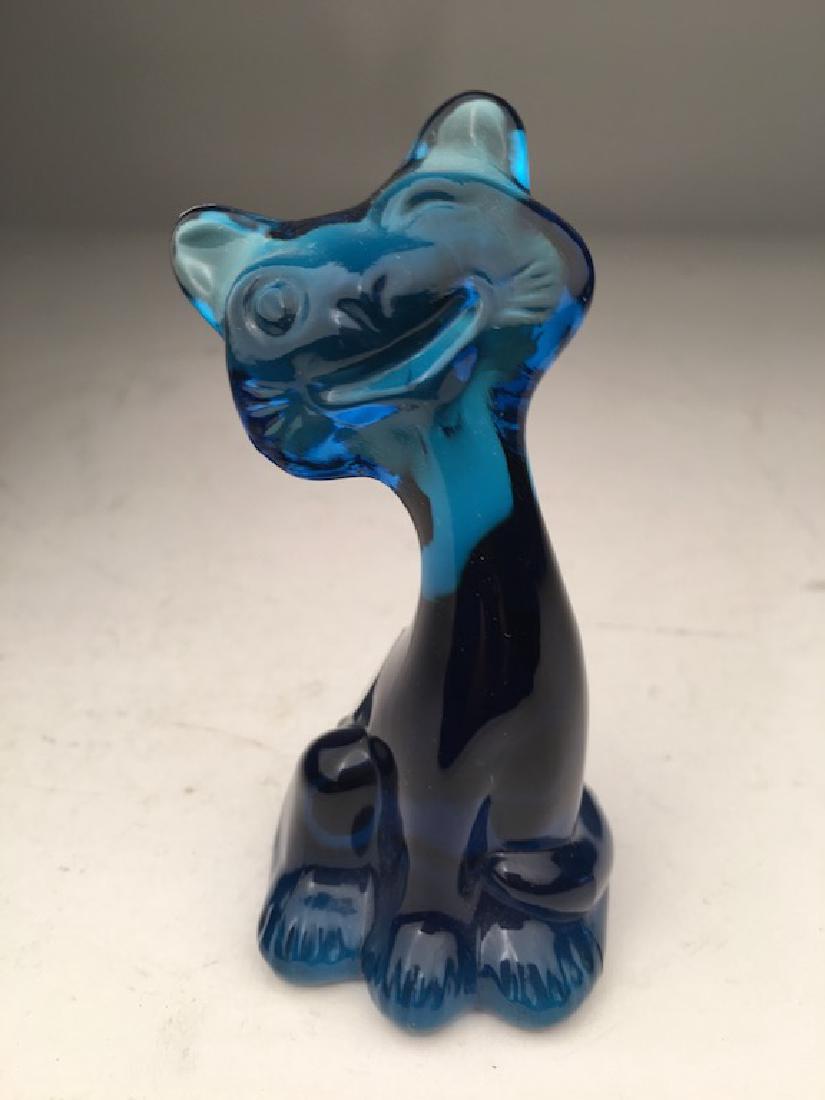 Vintge Fenton blue glass cat. (1 of 5)