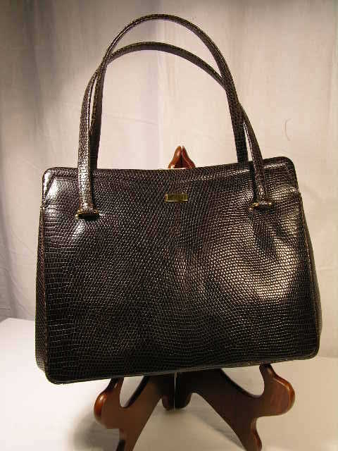 MORABITO CHOCOLATE BROWN LIZARD HANDBAG, EXTRAORD: MORABITO CHOCOLATE BROWN LIZARD HANDBAG, EXTRAORDINAIRE. THIS IS THE FINE WORK OF THE MORABITO COMPANY OF PLACE VENDOME, PARIS. THE WORKMANSHIP IS OUTSTANDING AS WELL AS THE SOFT SUPPLE DOESKIN INTERI