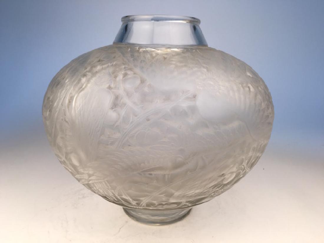 R. Lalique "Aras" vase in clear and frosty glass. (1 of 4)