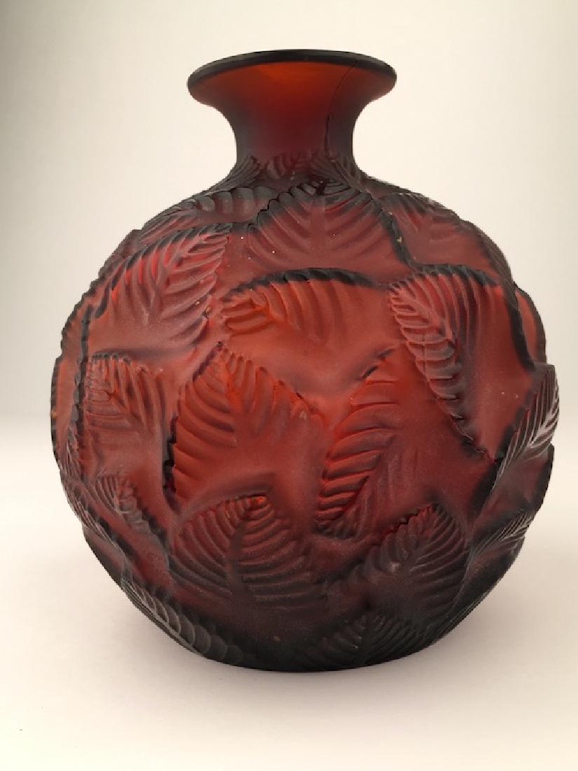 Rene Lalique "0rmeaux" vase in red glass with a design (1 of 6)