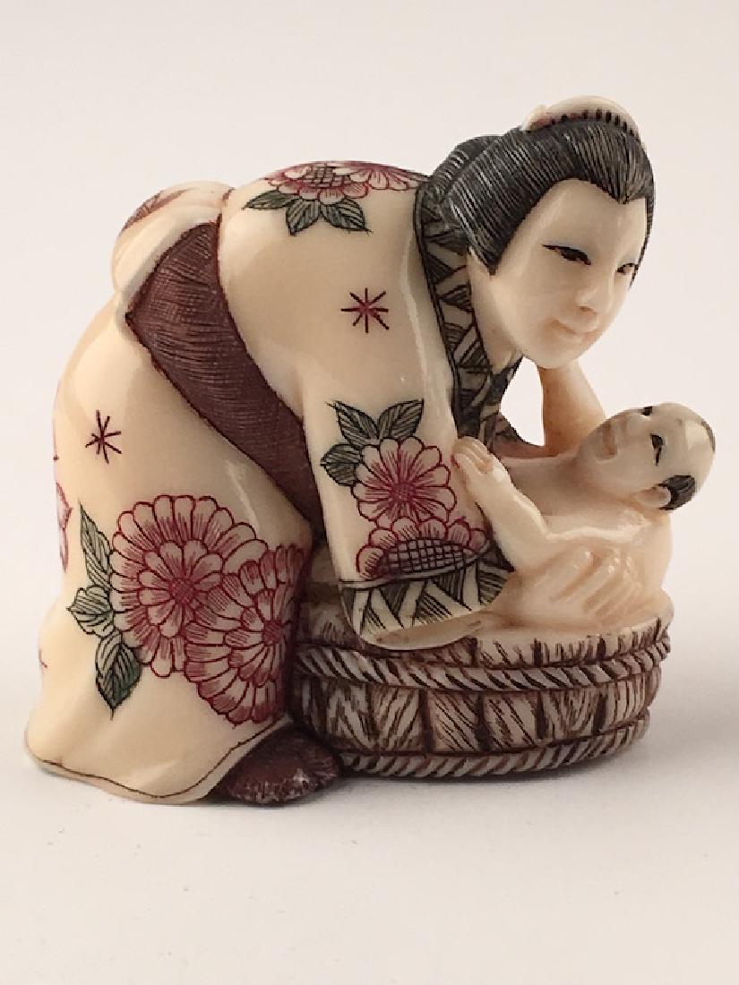 CARVED NETSUKE. (1 of 5)