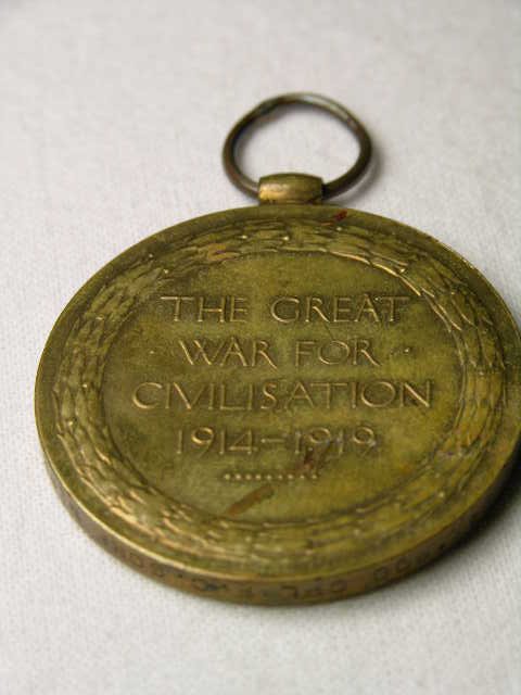 BRITISH SILVER WW I MEDAL 1914-1918 ALONG WITH IT - 2