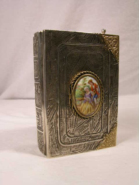STERLING SILVER MECHANICAL SINGING BIRD BOX.THE