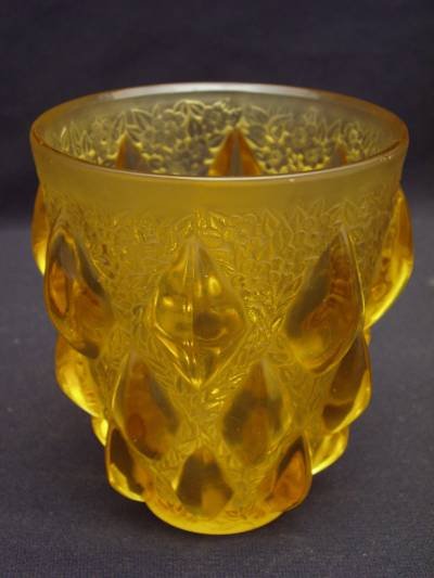 R. LALIQUE "RAMPILLON" VASE IN YELLOW GLASS.STE
