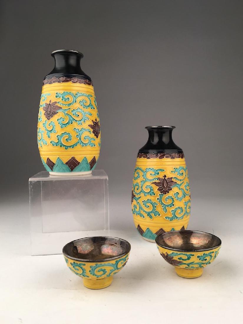 19 th century Japanese pair of porcelain vases raised (1 of 9)
