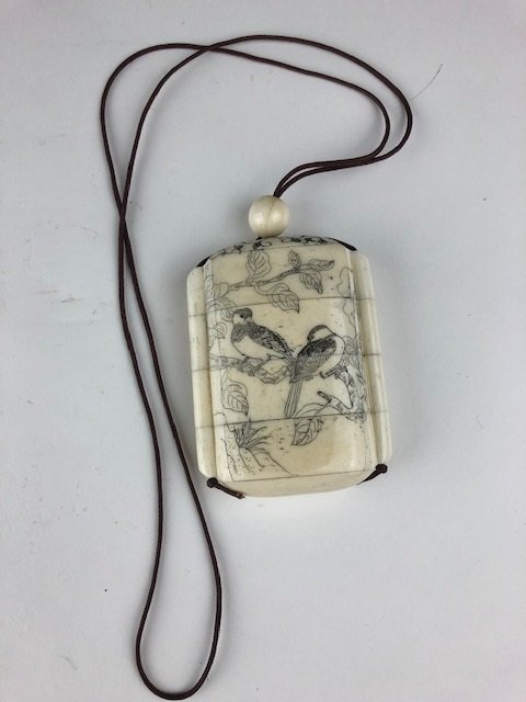 Three compartment antique Enro with one side decorated (1 of 3)