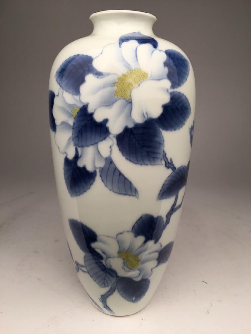 Japanese Karansha studio porcelain vase. Circa 1890. (1 of 5)