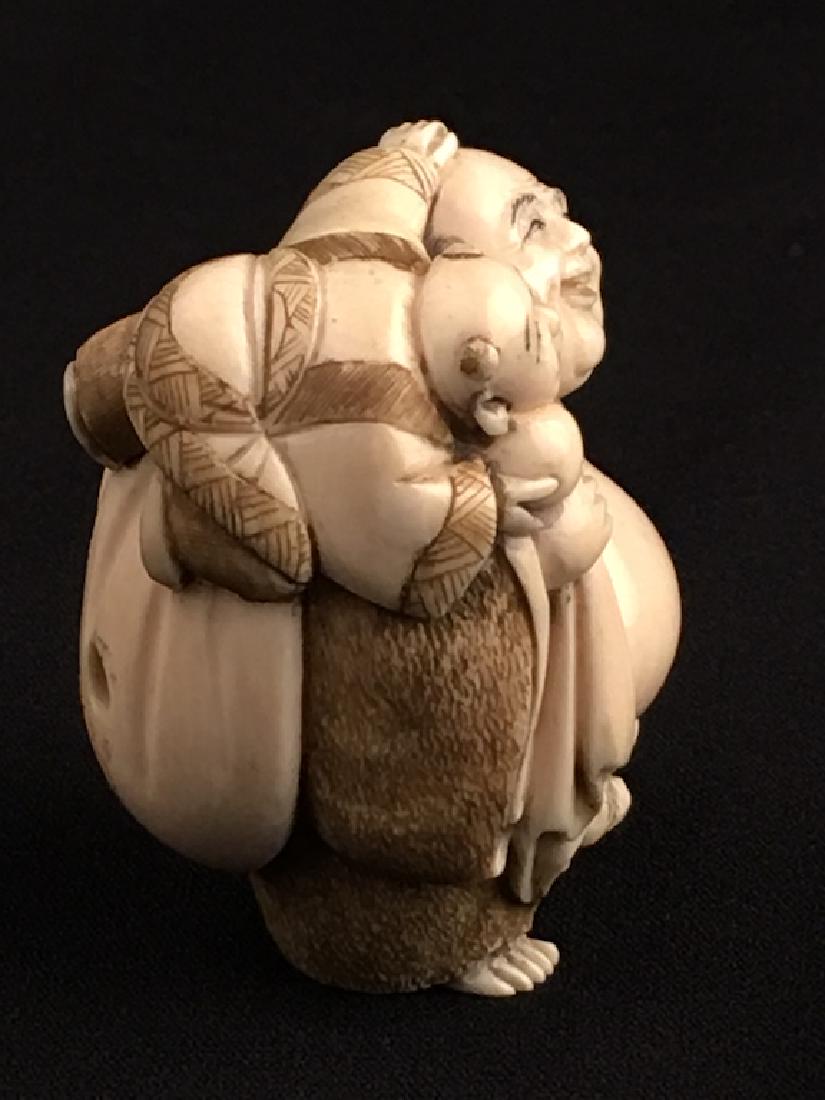 Carved smiling Buddah netsuke. Artist signed. Height 2 (1 of 5)