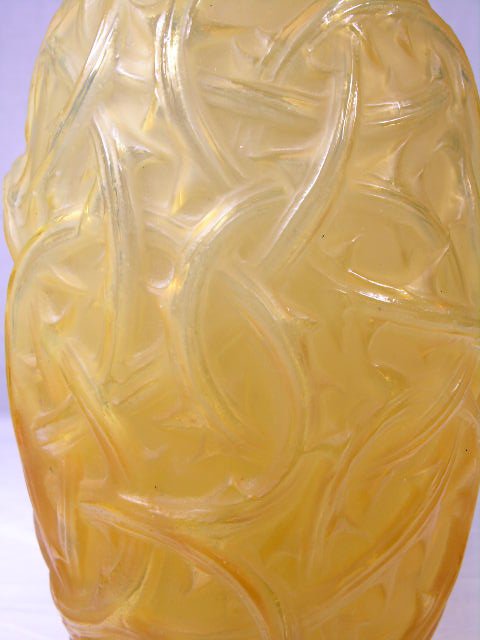 R. LALIQUE "RONCES" VASE, CIRCA 1921, IN CASED - 2