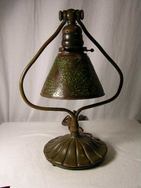 TIFFANY STUDIOS "PINE NEEDLE" DESK LAMP. GREEN CO