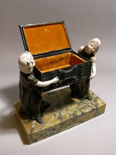 BRONZE AND IVORY SIGNED. C. KAUBA . - 3