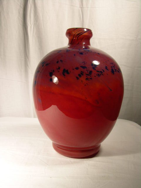 SCHNEIDER (FRENCH). VASE. SIGNED IN SCRIPT "SCH