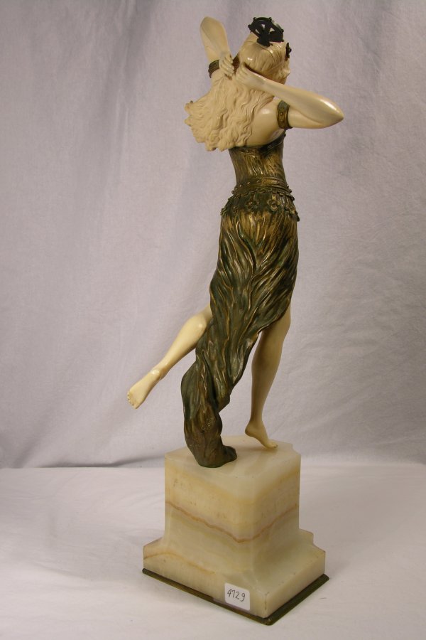 FUGEURE: BRONZE AND CARVED FIGURE. - 4