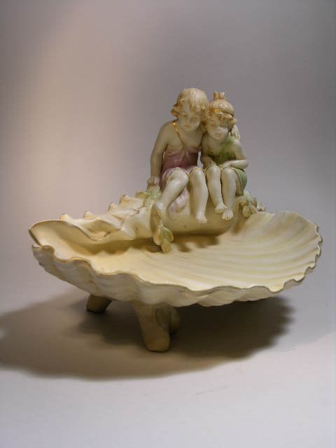 ROYAL VIENNA WAHLISS CENTERPIECE.