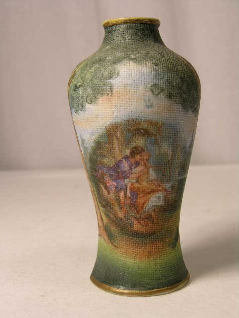 HAND PAINTED TAPESTRY VASE ALL AROUND COURTSHIP S