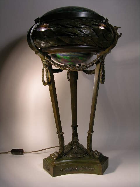 EXCEPTIONAL AND RARE BRONZE AND ART GLASS TABLE L - 2