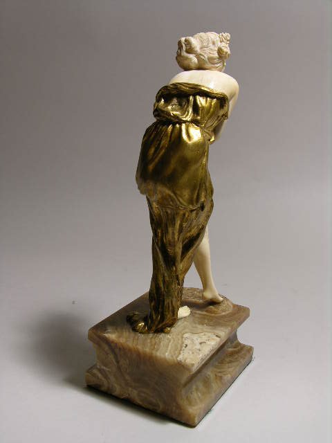 GORI:CARVED FEMALE FIGURE. - 7