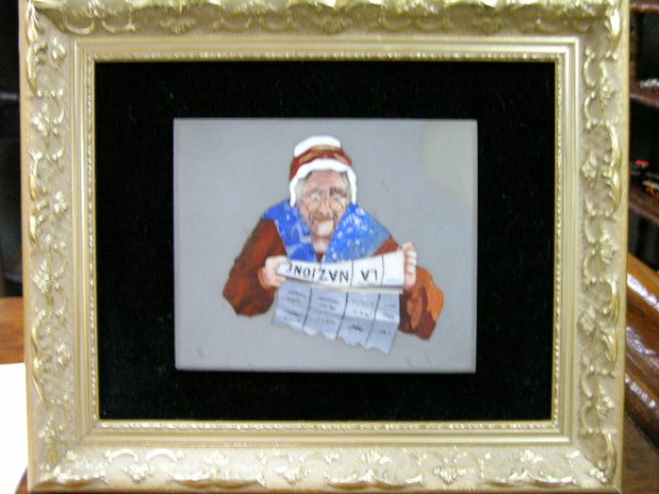 PIETRA DURA PLAQUE OF AN OLD WOMAN WEARING ROUND