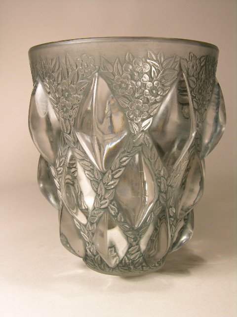 R. LALIQUE "RAMPILLION" VASE.