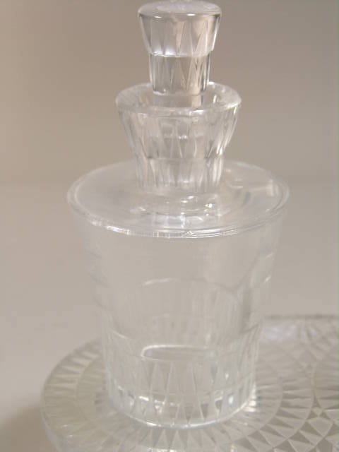 LALIQUE FRANCE OIL AND VINAGAR CRUET SET. - 2